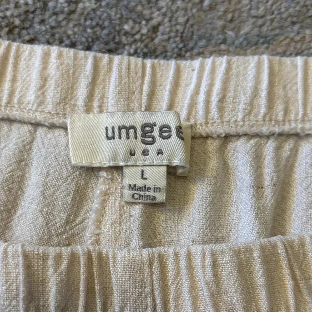 Umgee Cream Ruffle Hem Shorts - Picture 2 of 2